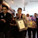 KENT KENT TATTOO GREAT ( THE BEST INDONESIAN TATTOOIST) / RECEIVES AWARD